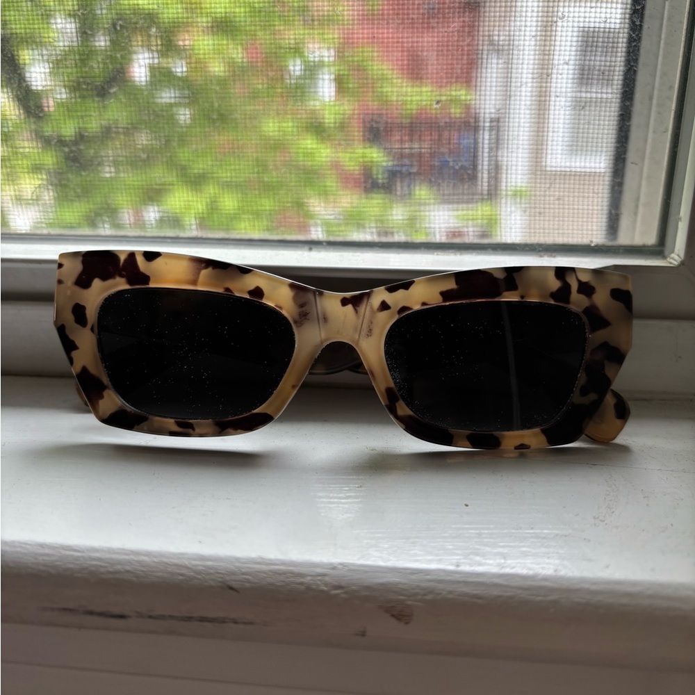 Free People Tortoise Shell Sunglasses